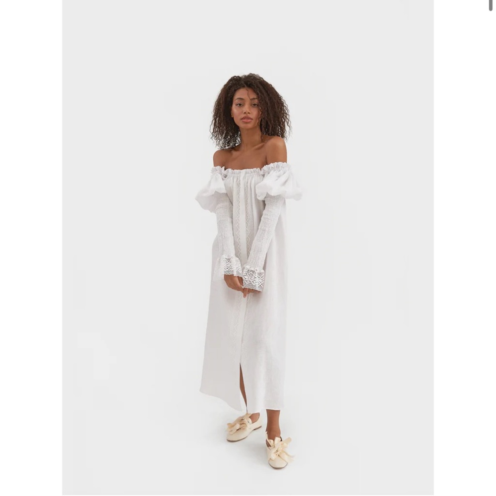Sleeper Opera Linen Elegant White Off-Shoulder Dress